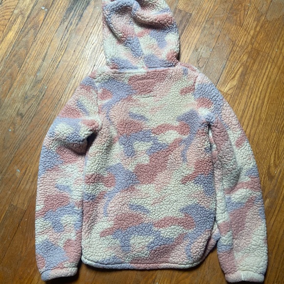Hollister Camo Sherpa - Picture 2 of 4